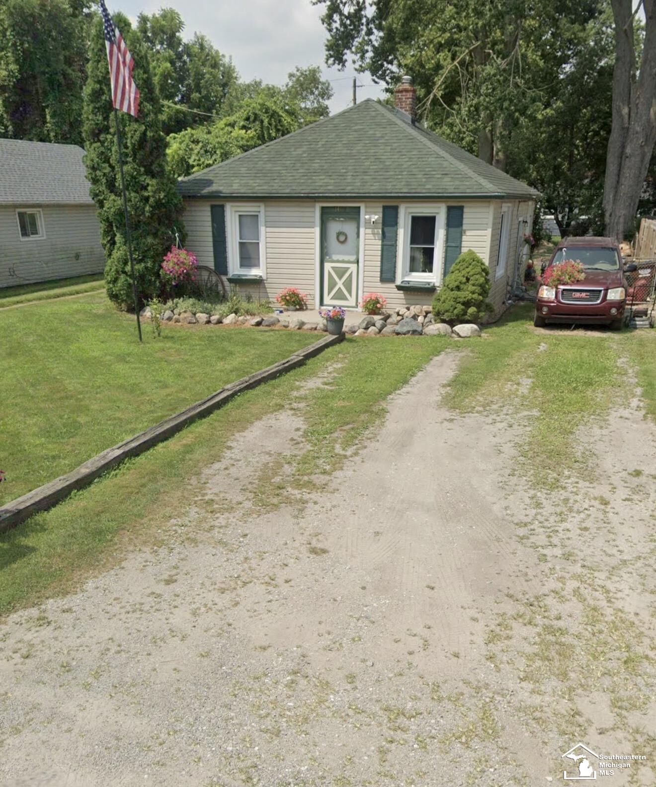 Property Photo:  14837 Monroe Street  MI 48134 