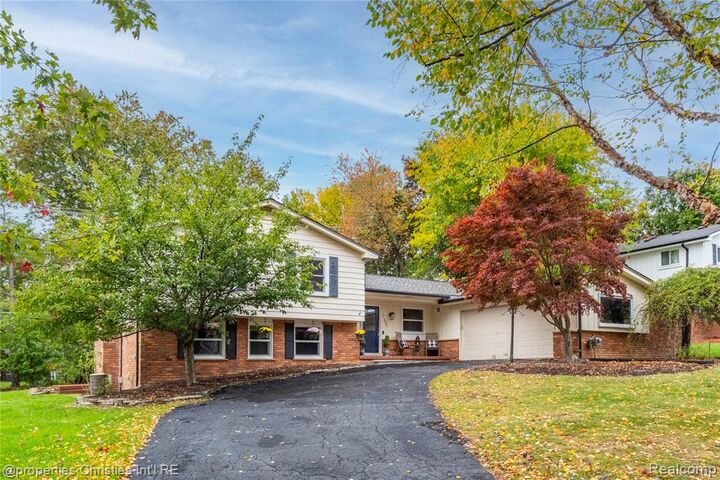 Property Photo:  29967 Ravenscroft Street  MI 48331 2130 
