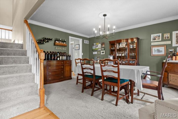 Property Photo:  240 E Governor Place  MO 63301 