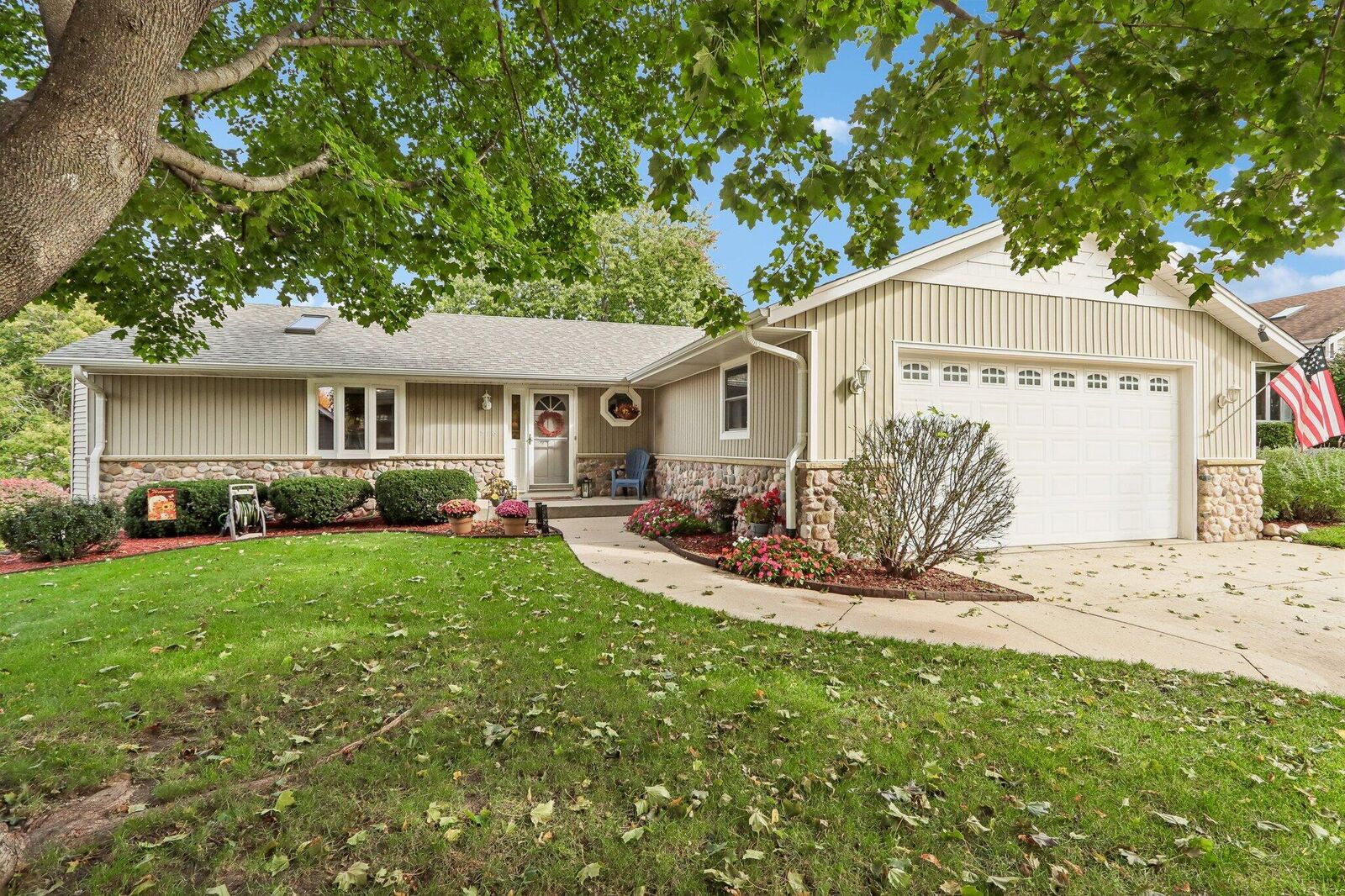 Property Photo:  516 High St  WI 53072 