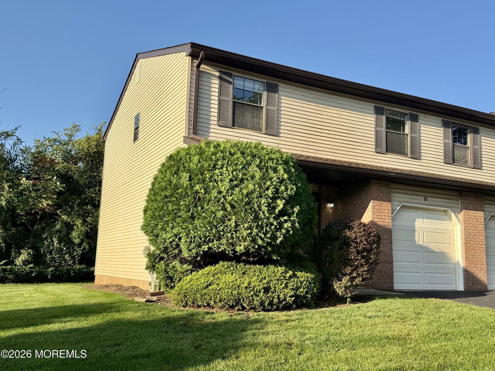 Property Photo:  18 Dogwood Drive  NJ 08820 