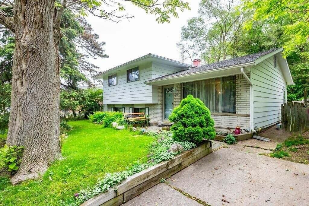 Property Photo: 474 Courtland Street MI 48197