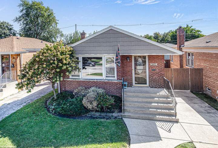Property Photo:  3851 W 108th Place  IL 60655 