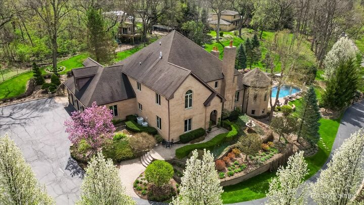 Property Photo: 10018 Haegers Bend Road IL 60010