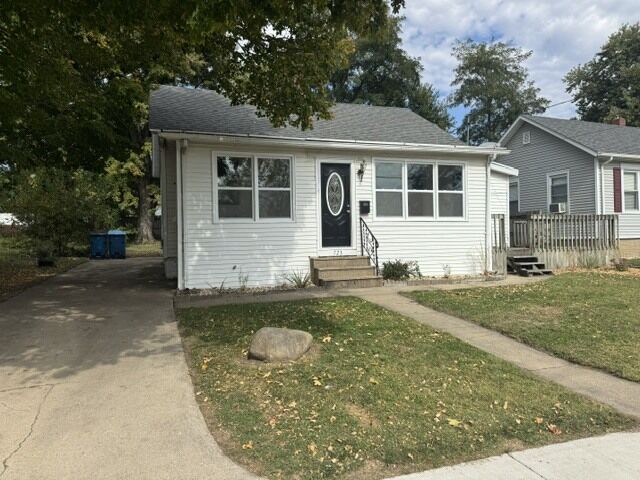 Property Photo: 723 6th Street IL 61354