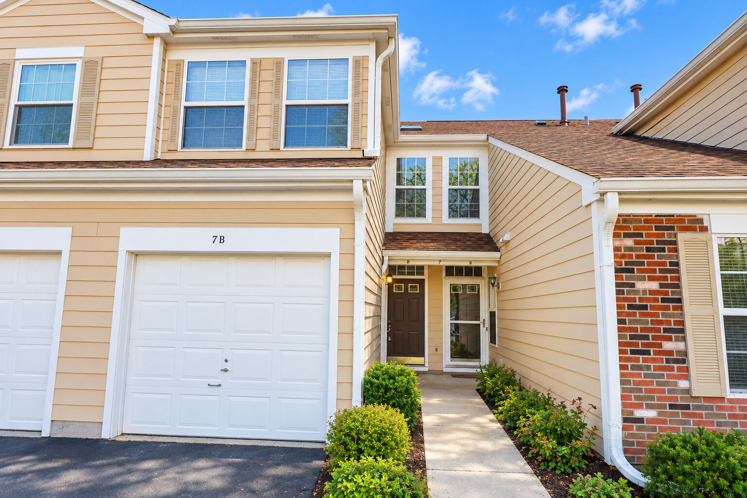 Property Photo:  7 Polk Court B  IL 60107 