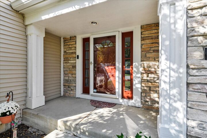 Property Photo:  1540 Regan Court  IL 60192 