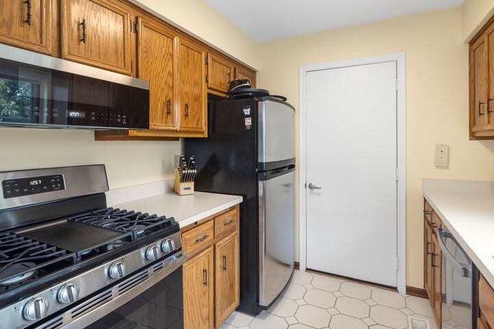 Property Photo:  238 E Briarcliff Road  IL 60440 