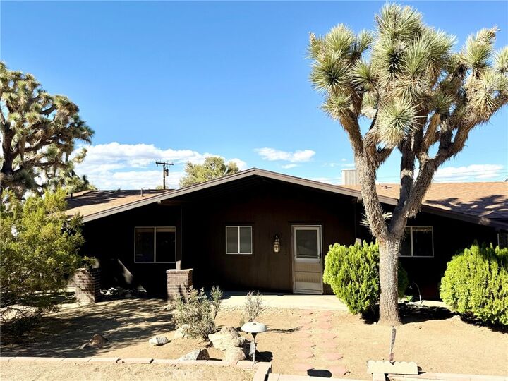 Property Photo: 56862 La Cadena CA 92284