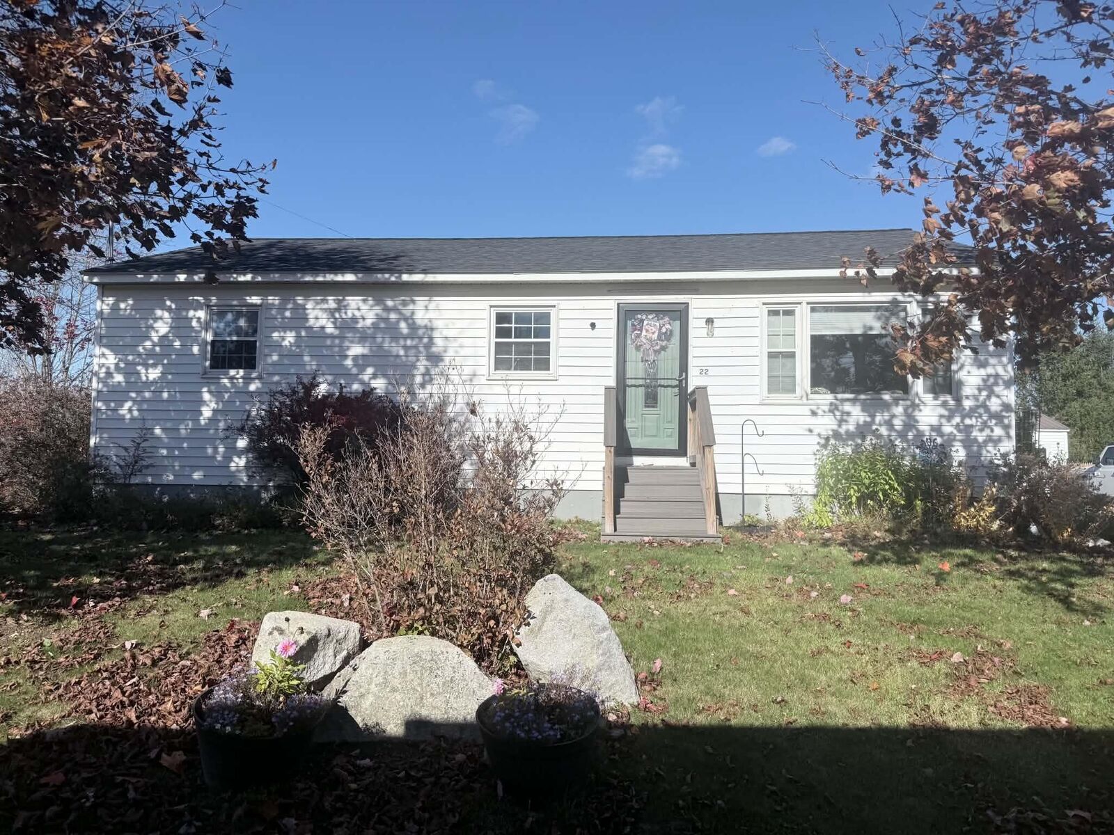Property Photo:  22 Somerset Avenue  ME 04937 