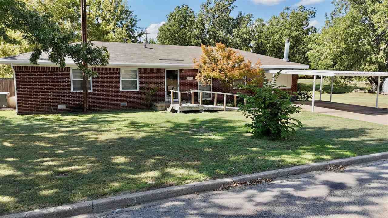 Property Photo:  1013 S 3rd  OK 74631 