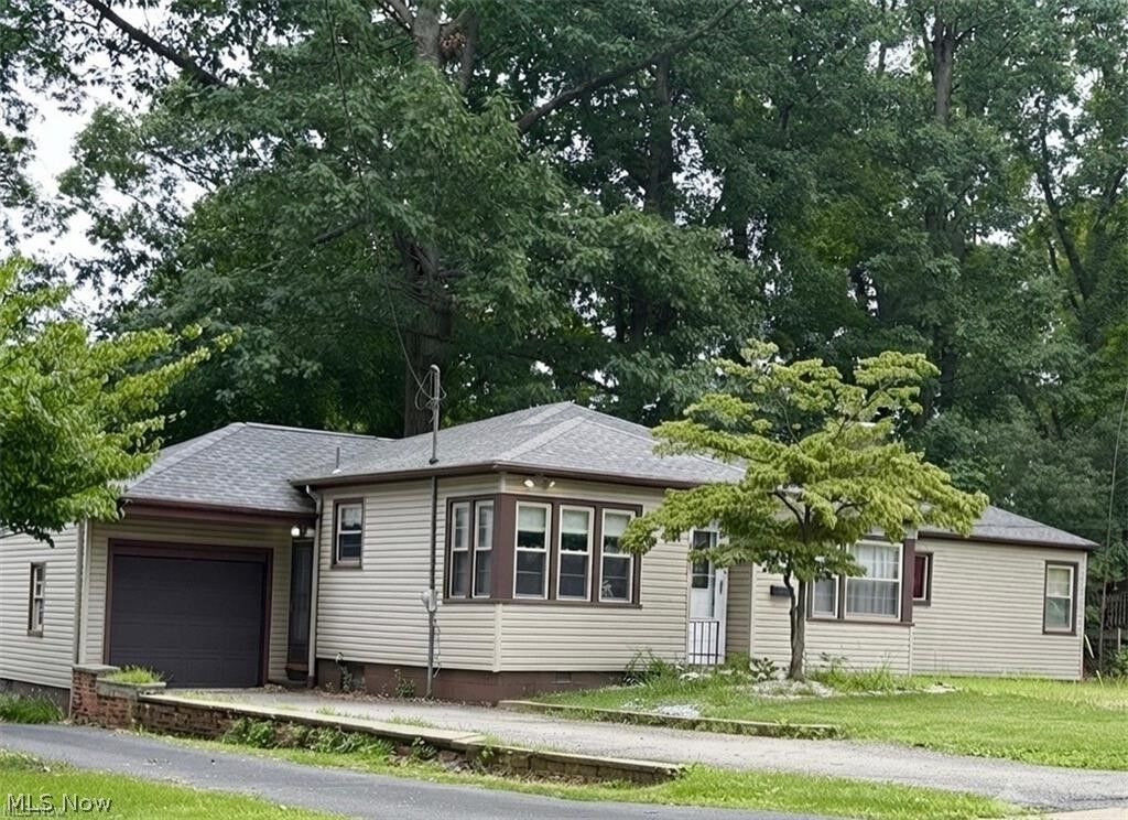 Property Photo: 151 Parkgate Avenue OH 44515