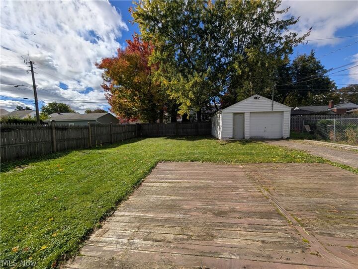 Property Photo:  1210 Orchard Heights Drive  OH 44124 