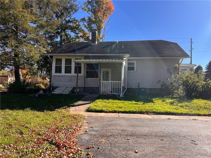 Property Photo: 830 E South Range Road OH 44452