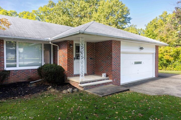 Property Photo:  2918 Emerald Lakes Boulevard  OH 44092 