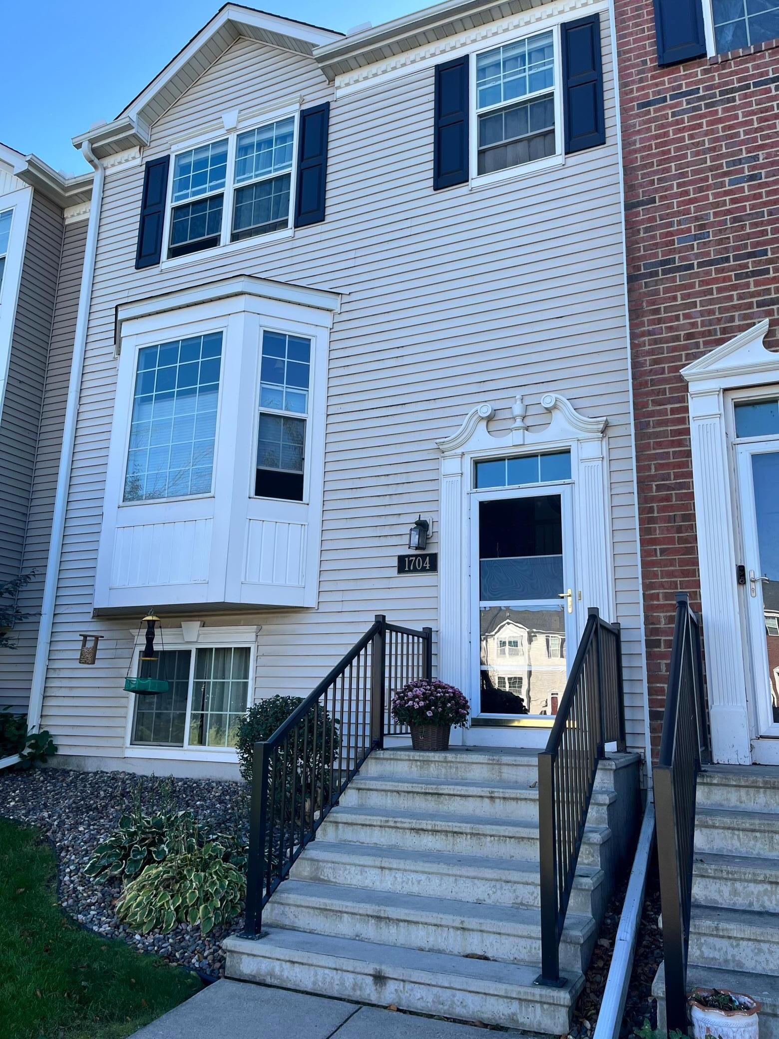 Property Photo:  1704 Riverside Drive  MN 55379 