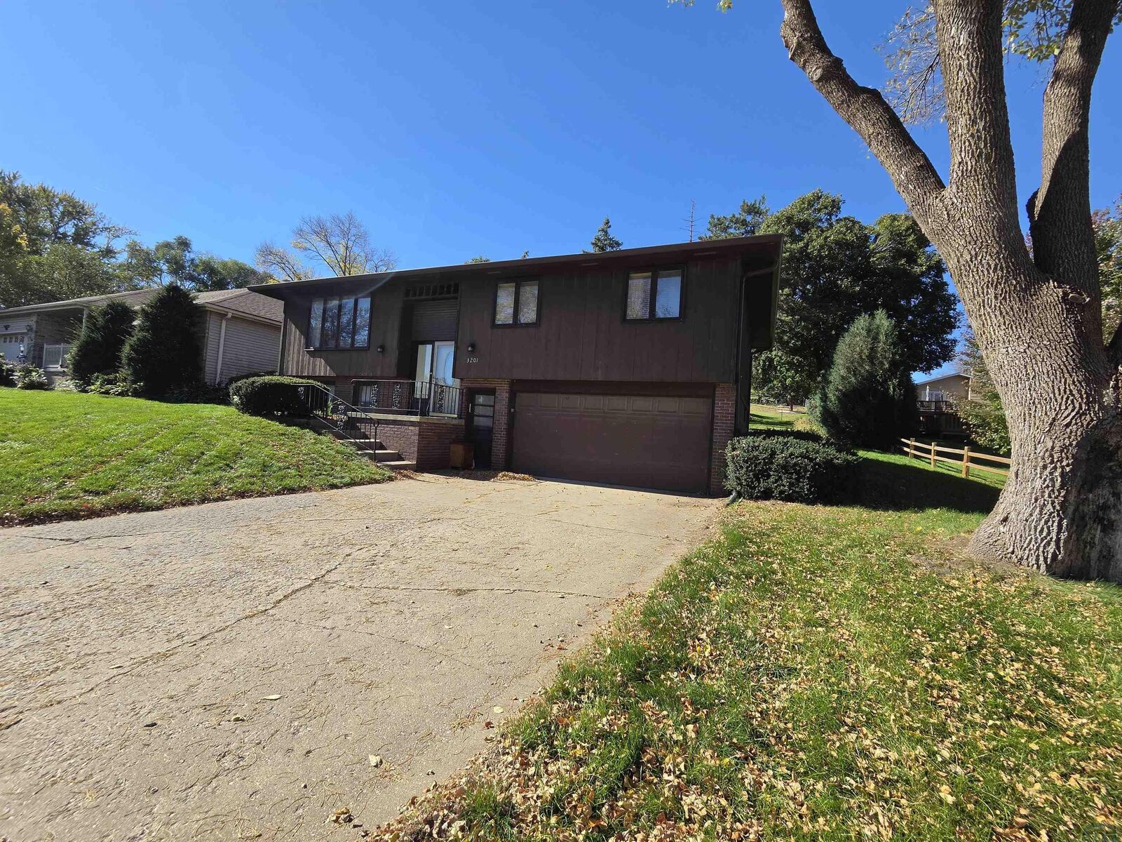 Property Photo: 3201 S Cypress IA 51106