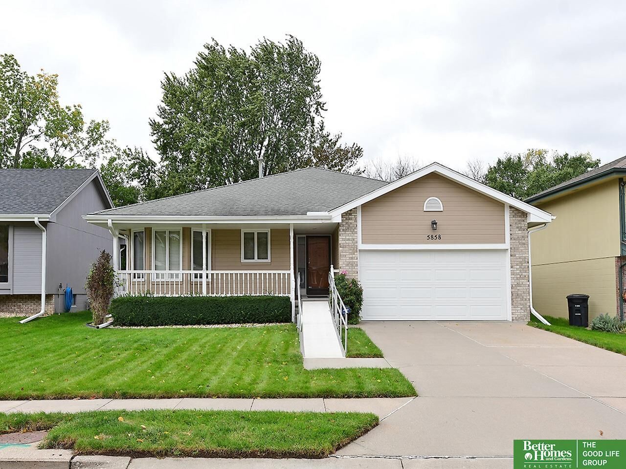 Property Photo:  5858 S 115 Circle  NE 68137 