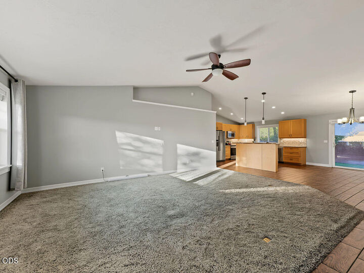 Property Photo: 3611 Boulder Lane OR 97603
