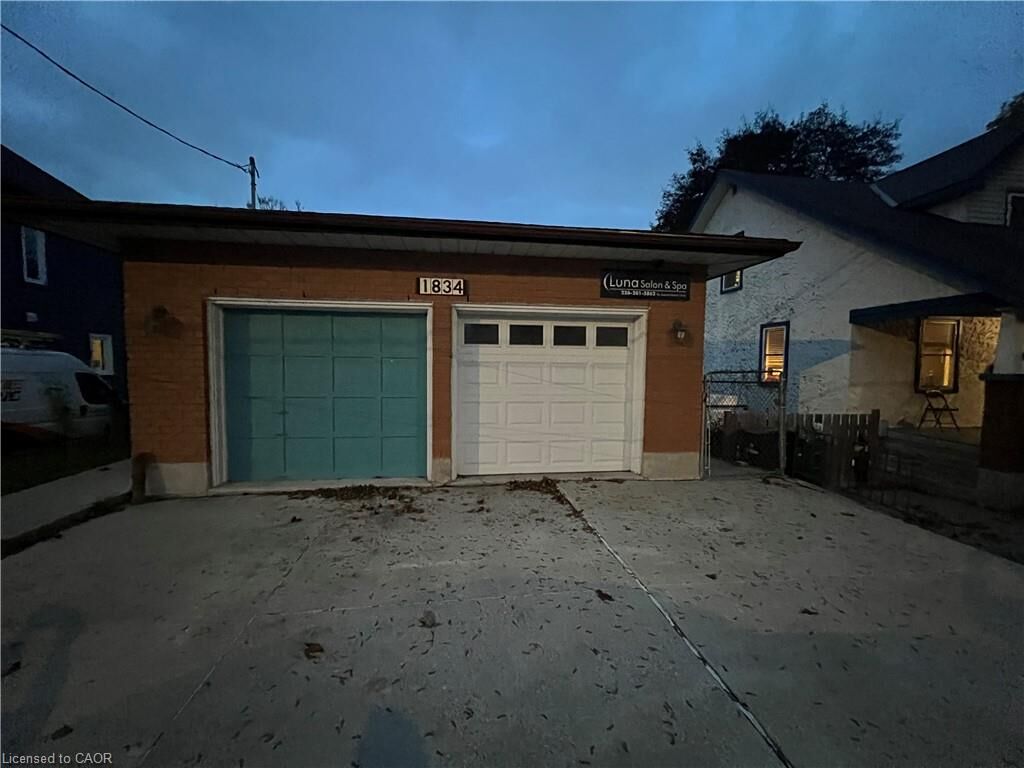 Property Photo:  1834 Coronation Boulevard  ON N3H 3R9 