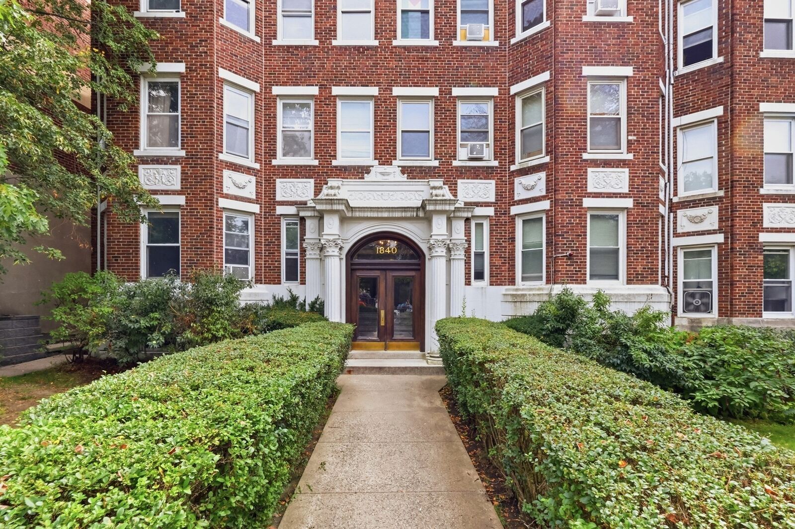 Property Photo:  1840 Commonwealth Ave 17B  MA 02135 