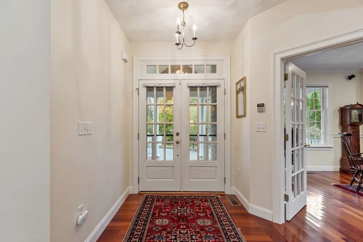 Property Photo:  2 Greenbrier Rd,  MA 01944 