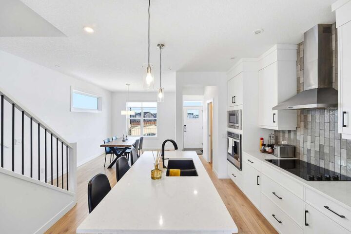 Property Photo:  29 Herron Mews NE  AB T3P 1Y1 