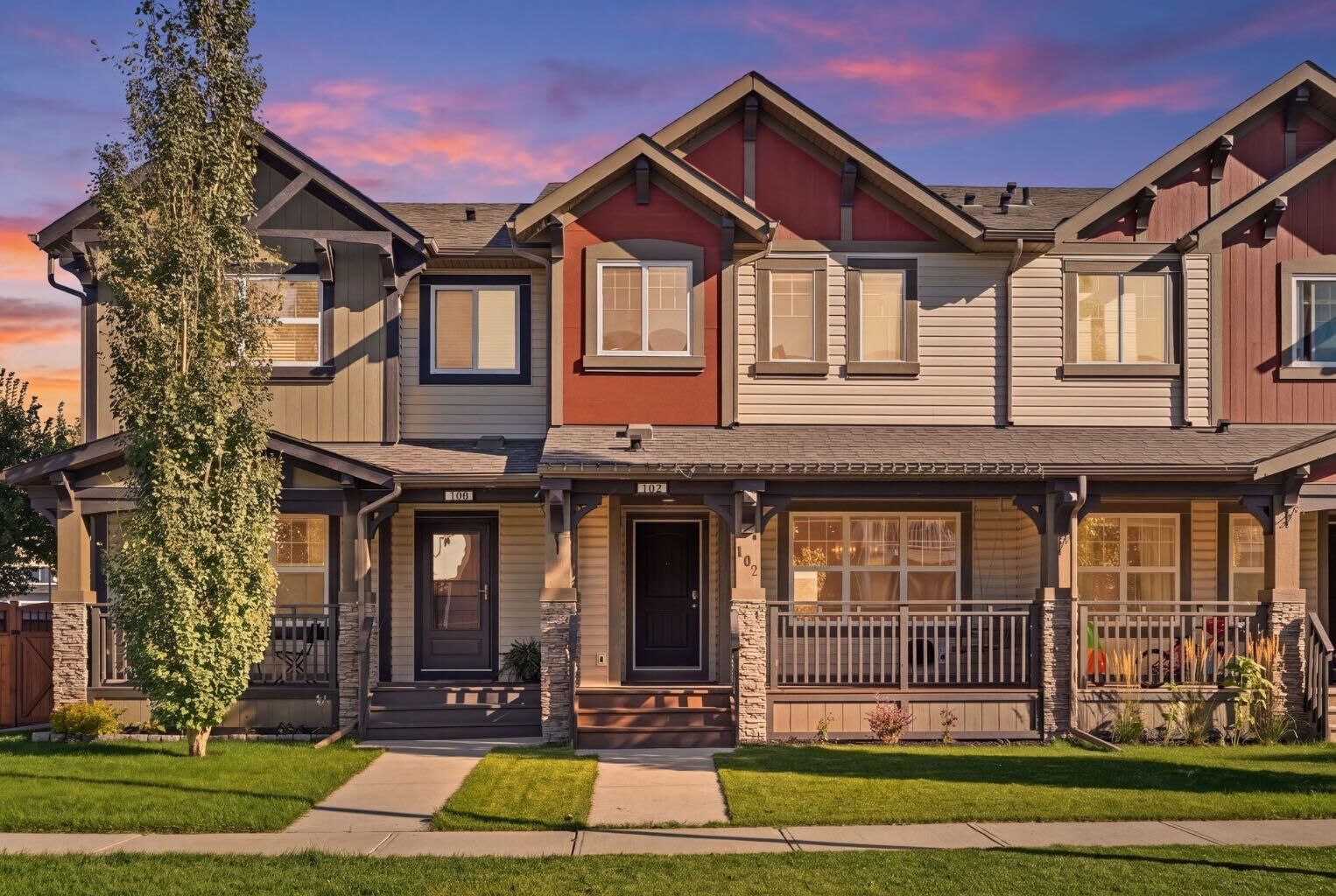 Property Photo:  102 Clydesdale Way  AB T4C 0L6 
