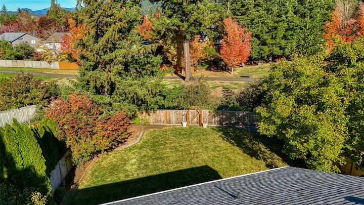 Property Photo: 410 SE 10th Street WA 98045