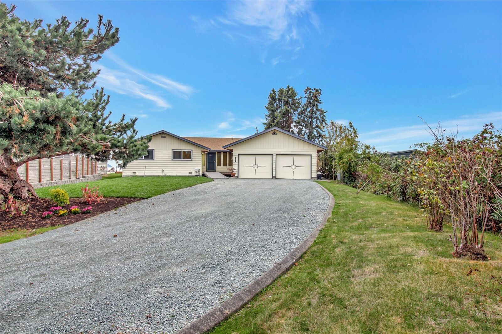 Property Photo:  742  Livingston Bay Shore Drive  WA 98282 