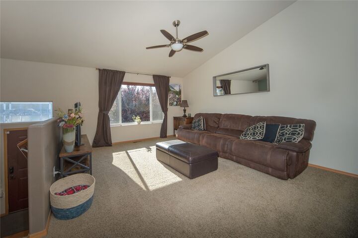 Property Photo:  1509 E Seattle Avenue  WA 98926 