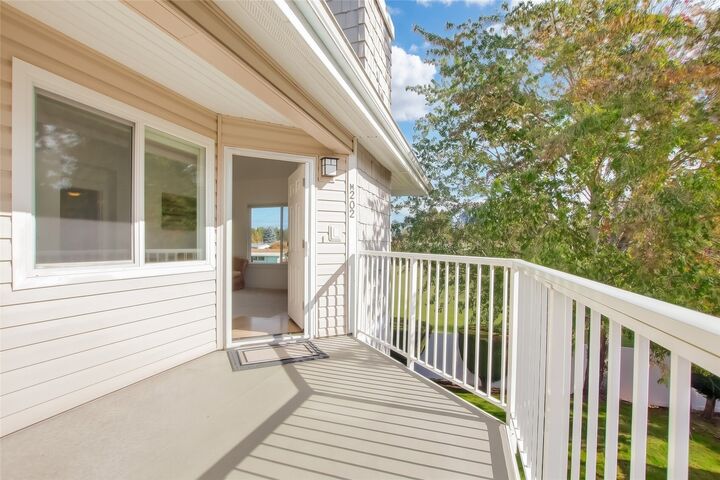 Property Photo: 11130 SE 208th St M-202 WA 98031