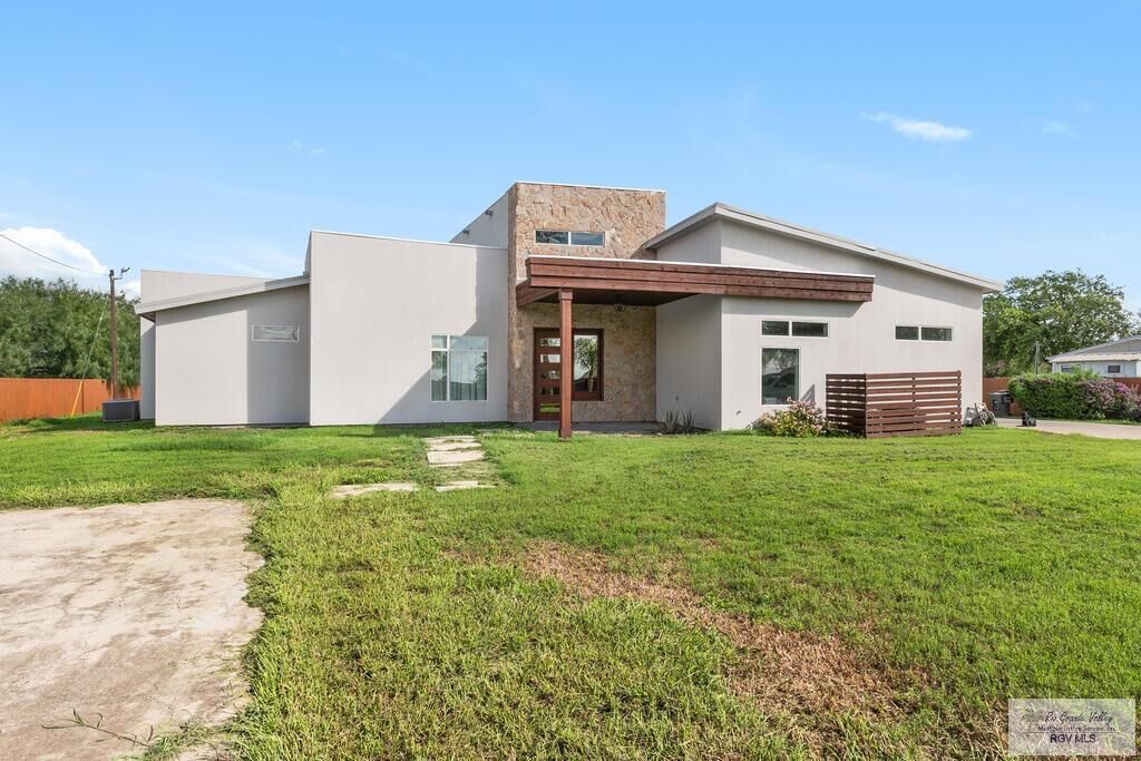Property Photo:  204 W 18th St.  TX 78596 