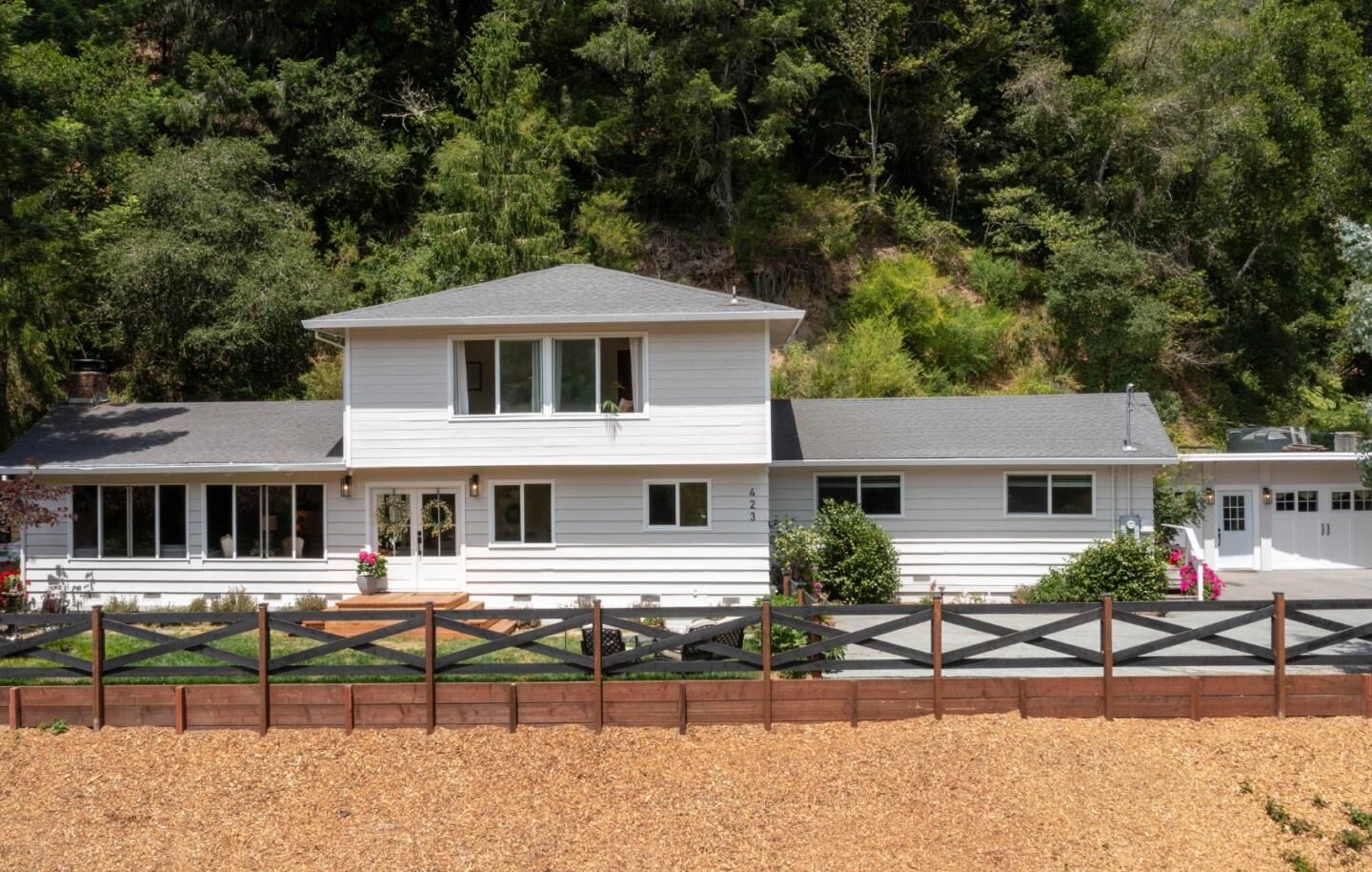 Property Photo:  423 Nelson Road  CA 95066 