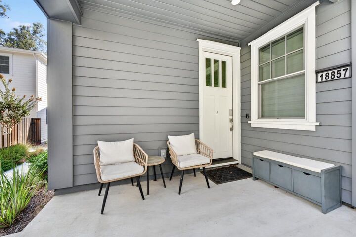 Property Photo:  18857 Montalvo Oaks Circle  CA 95030 