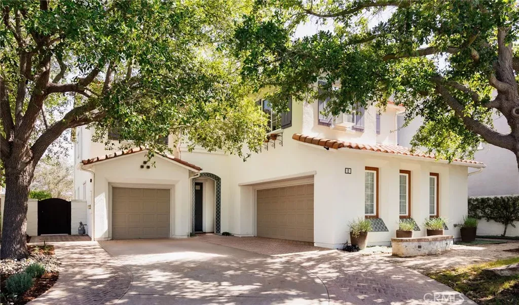 Property Photo:  2 Via Cancion  CA 92673 