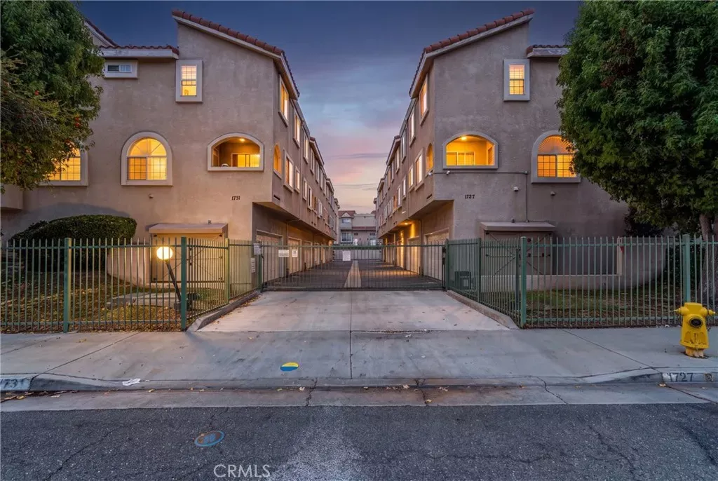 Property Photo:  1727 W 149th Street E  CA 90247 