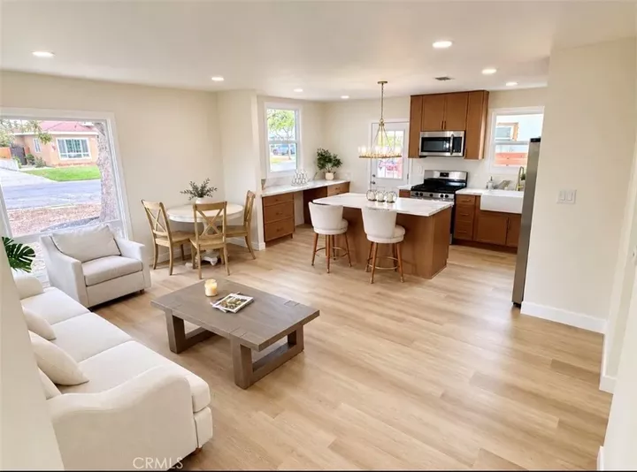 Property Photo:  6702 Bollenbacher  CA 90660 