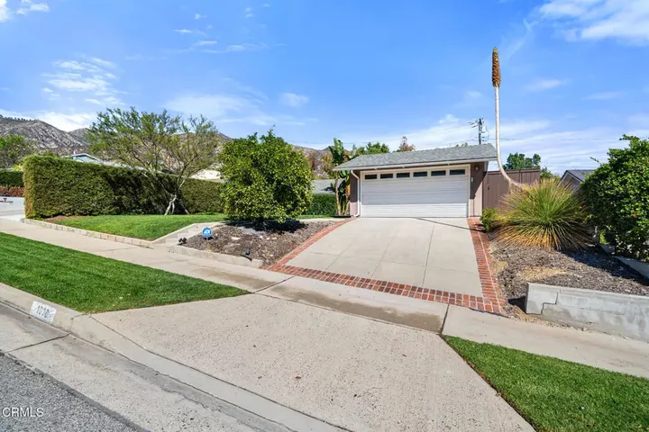 Property Photo:  1070 Medford Road  CA 91107 