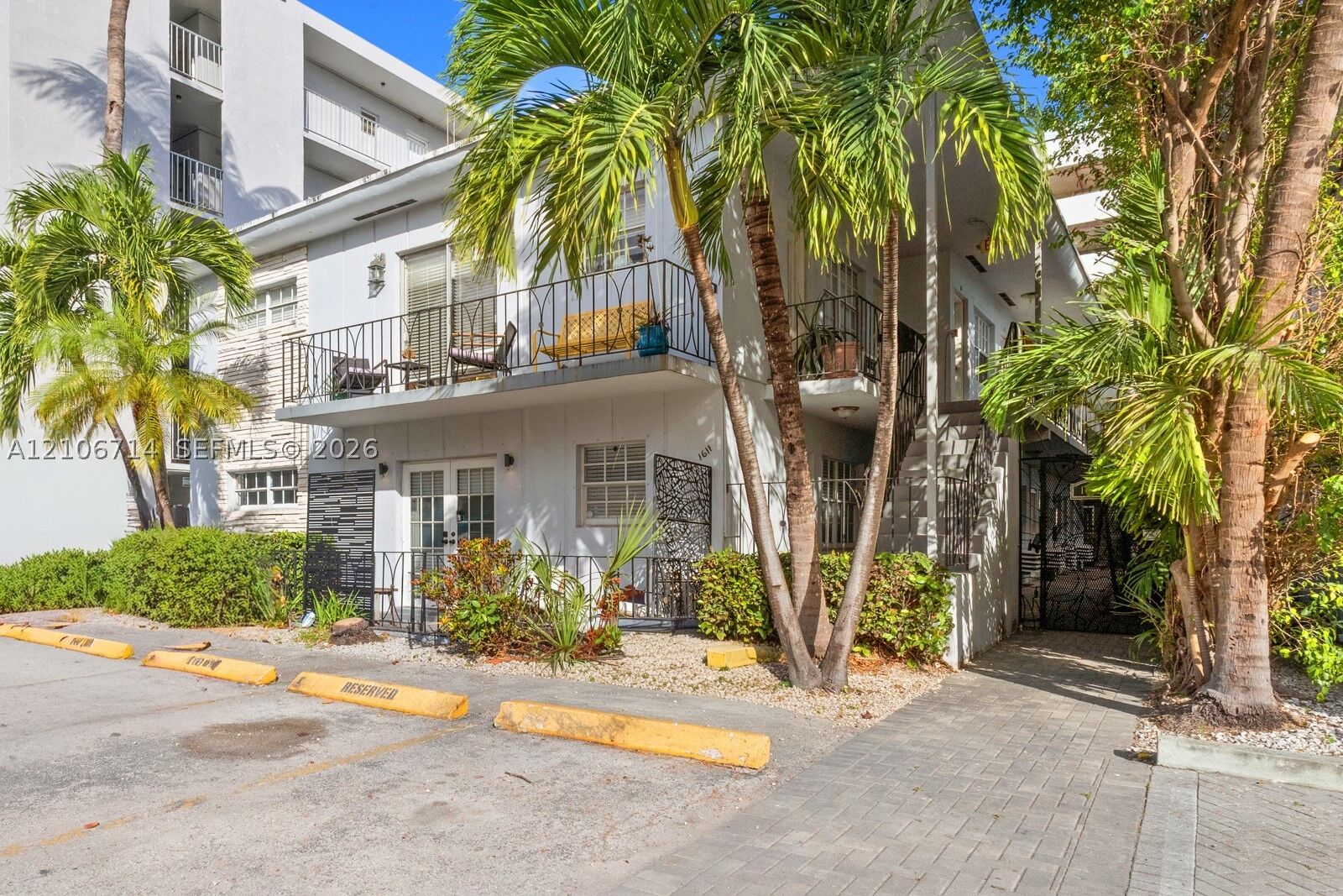 Property Photo:  1611 West Ave 15  FL 33139 