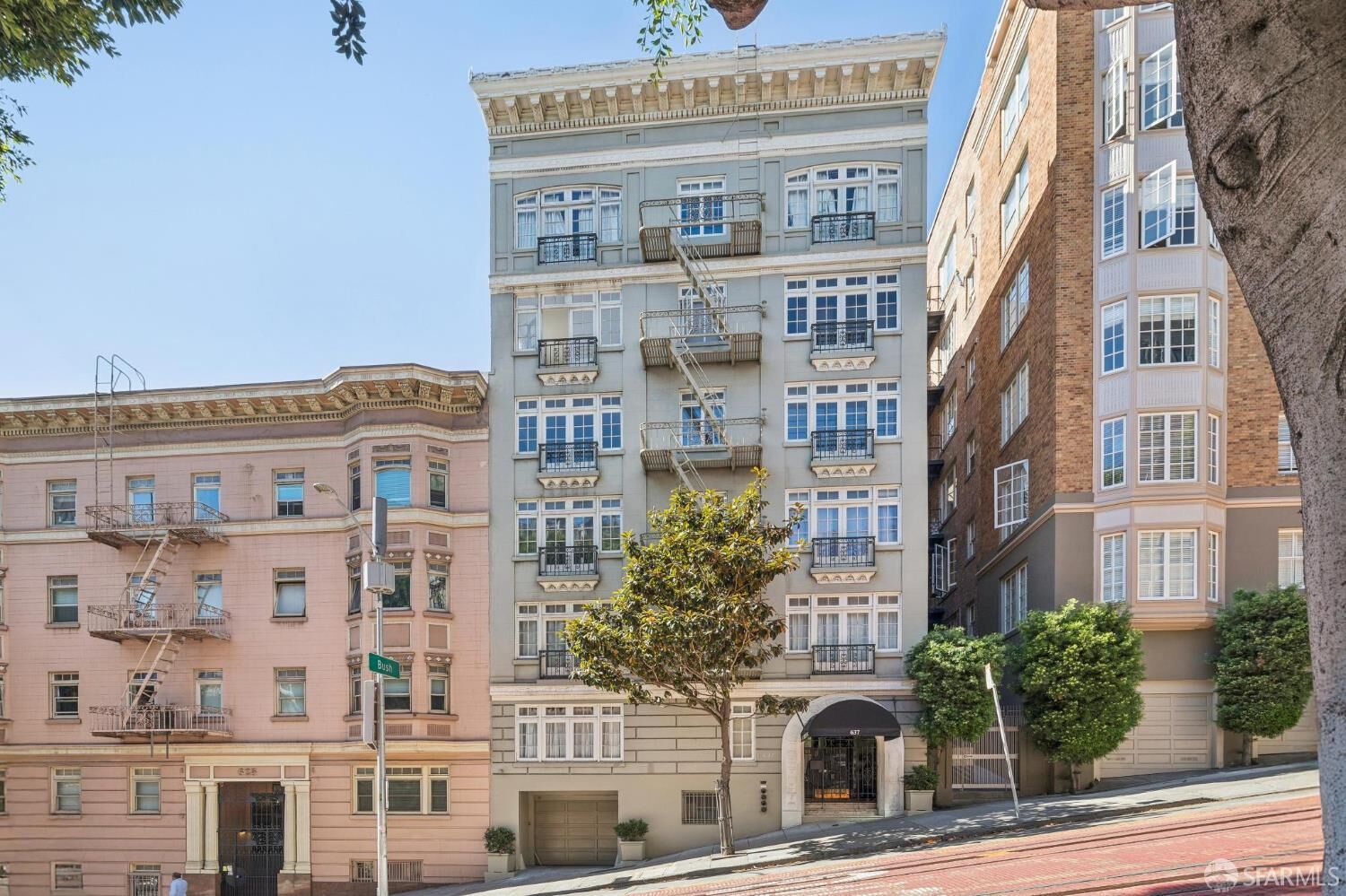 Property Photo:  637 Powell Street 302  CA 94108 