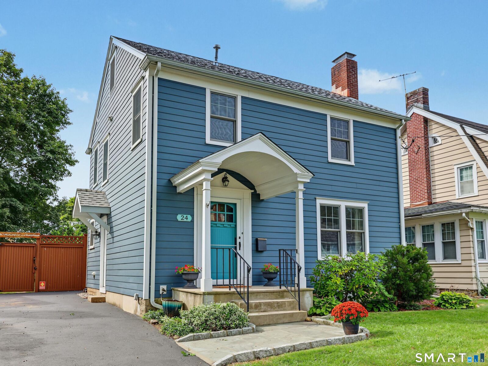 Property Photo:  24 Carlin Street  CT 06851 