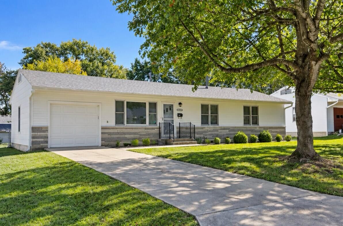 Property Photo:  210 S Forest Lane  MO 65738 