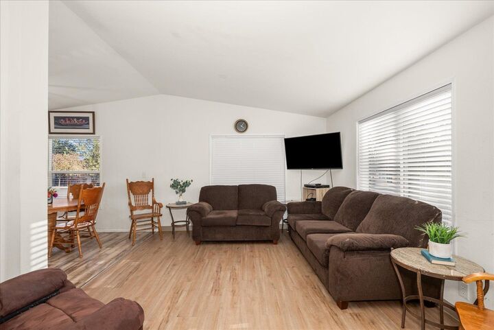 Property Photo: 840 W 1st St #1 WA 99004
