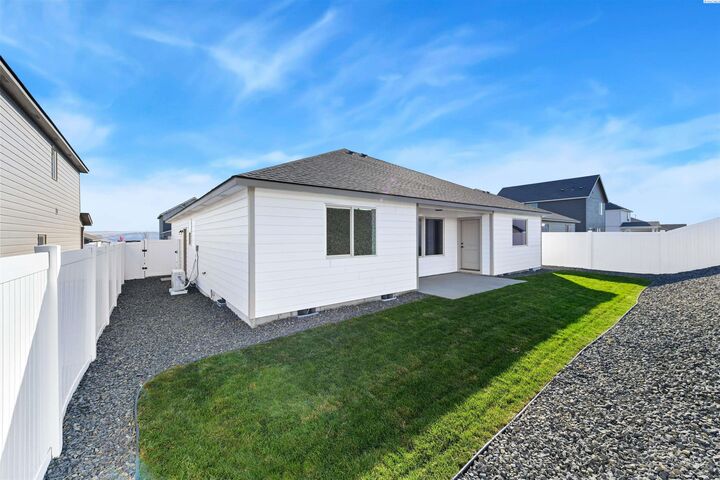 Property Photo: 716 Honeylicious St. WA 99352