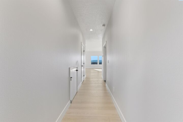 Property Photo:  727 Honeylicious St.  WA 99352 
