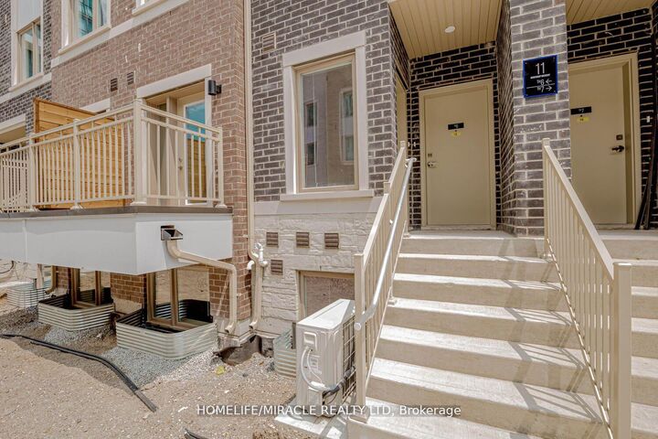 Property Photo:  11 Honeycrisp Crescent 5  ON L4K 0N6 