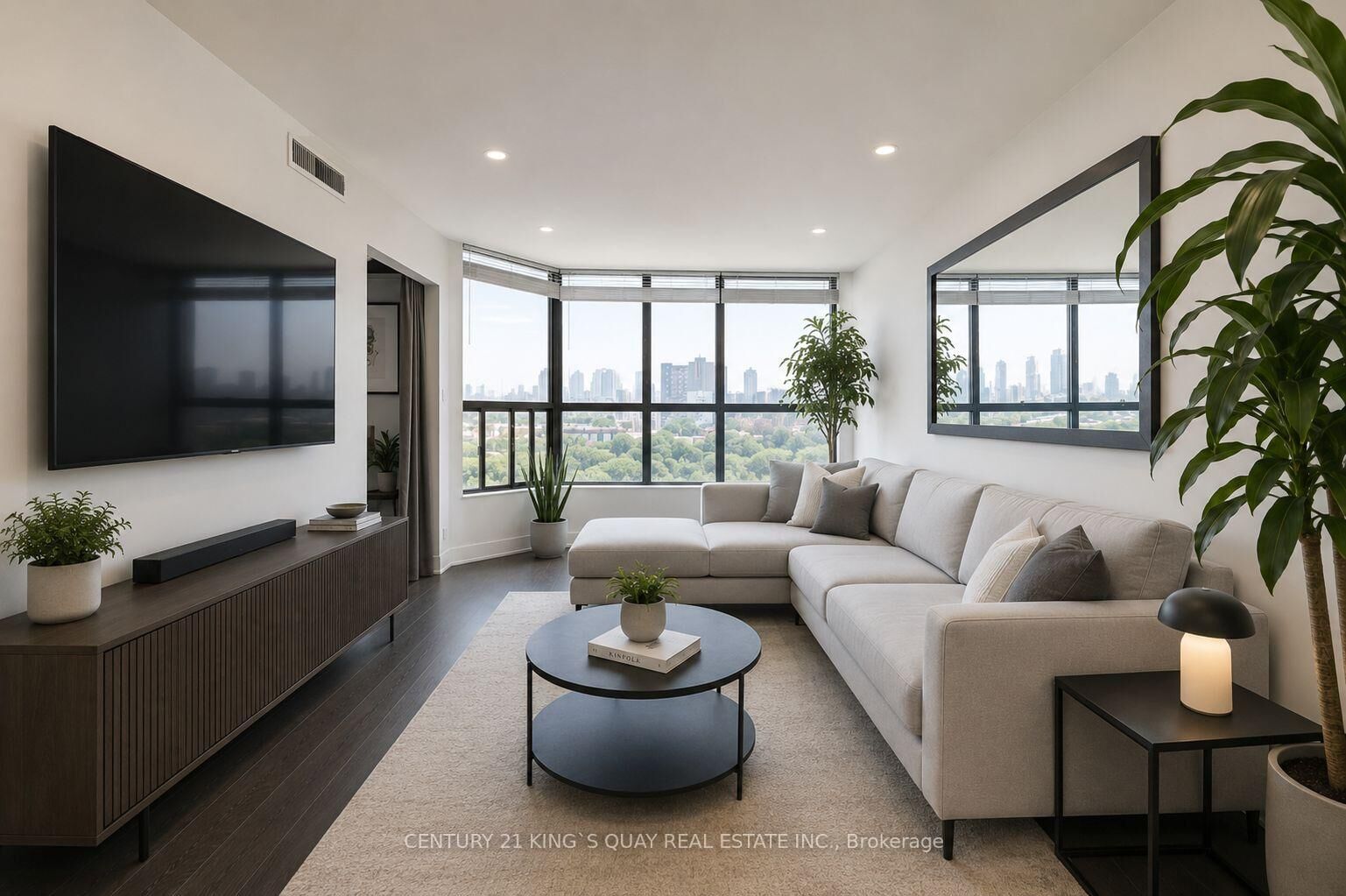 Property Photo:  25 Agnes Street 502  ON L5B 3X7 