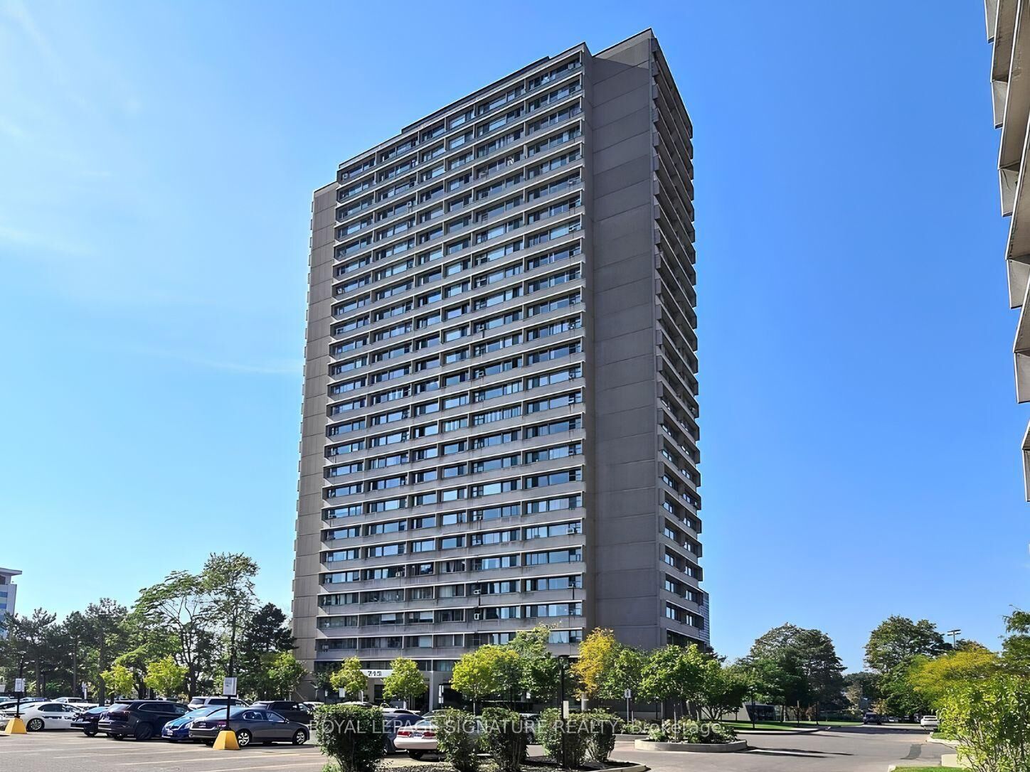 Property Photo:  715 Don Mills Road 607  ON M3C 1S4 