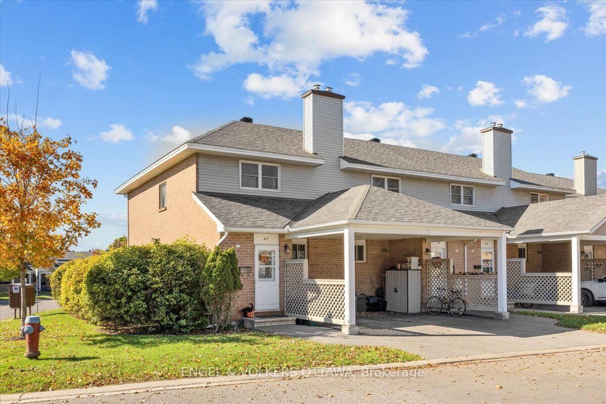 Property Photo:  47 Bentbrook Crescent  ON K2J 3Y1 